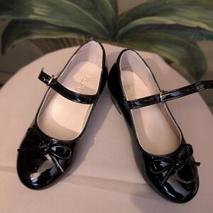 Black Patent Leather Mary Jane Shoes with Bow